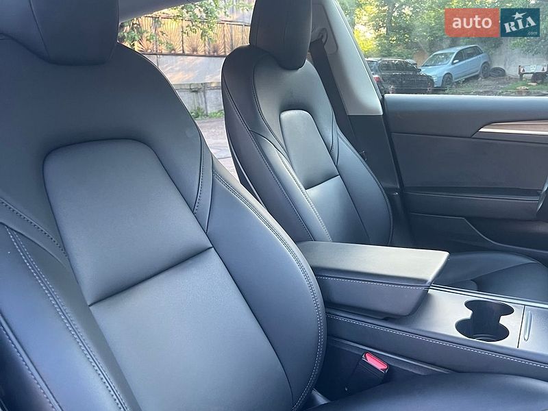 Седан Tesla Model 3 2021 в Києві