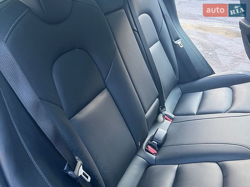 Седан Tesla Model 3 2021 в Києві