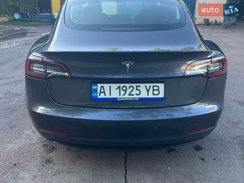 Седан Tesla Model 3 2021 в Києві