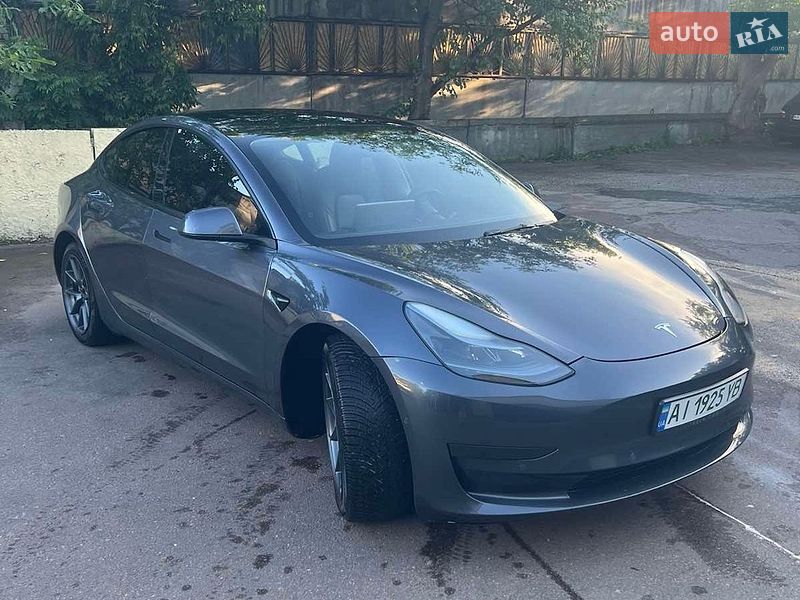 Седан Tesla Model 3 2021 в Києві