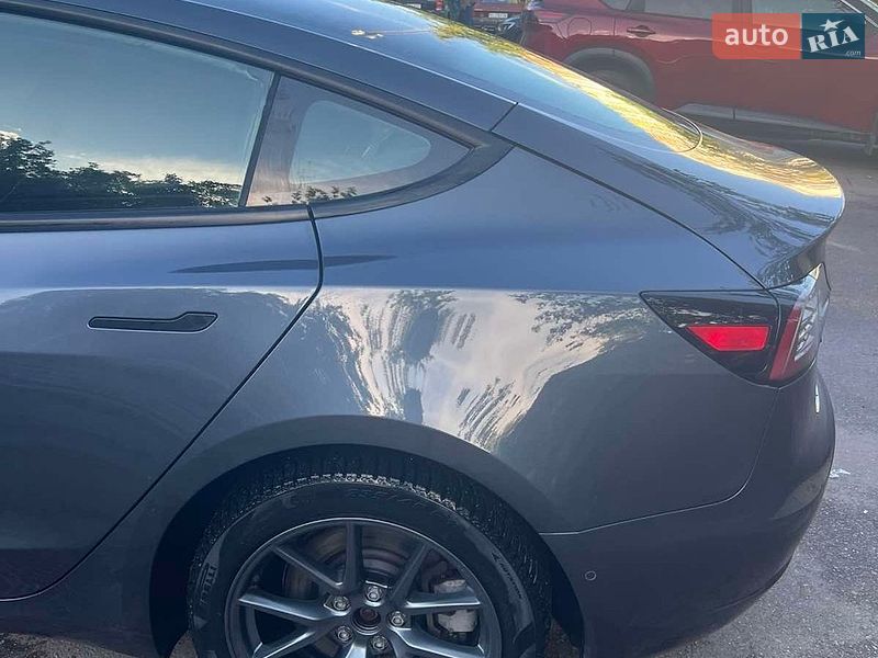 Седан Tesla Model 3 2021 в Києві