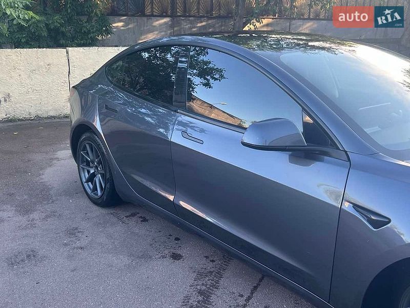 Седан Tesla Model 3 2021 в Києві