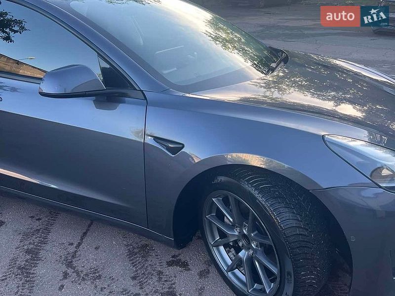 Седан Tesla Model 3 2021 в Києві
