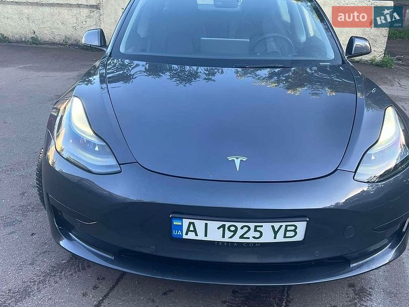 Седан Tesla Model 3 2021 в Києві