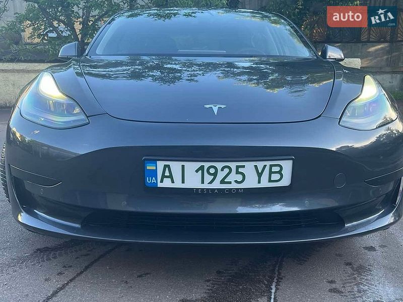 Седан Tesla Model 3 2021 в Києві