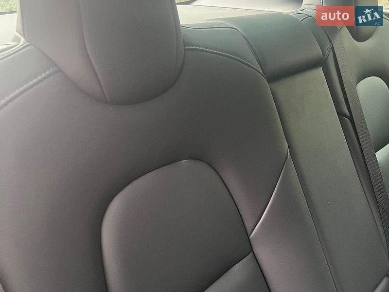 Седан Tesla Model 3 2021 в Києві