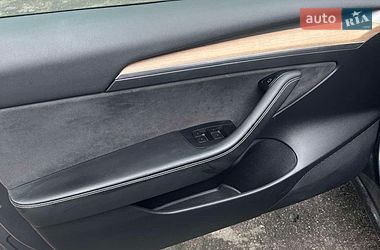 Седан Tesla Model 3 2021 в Києві