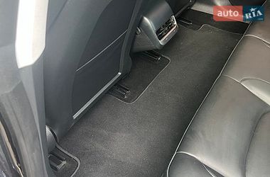 Седан Tesla Model 3 2021 в Києві