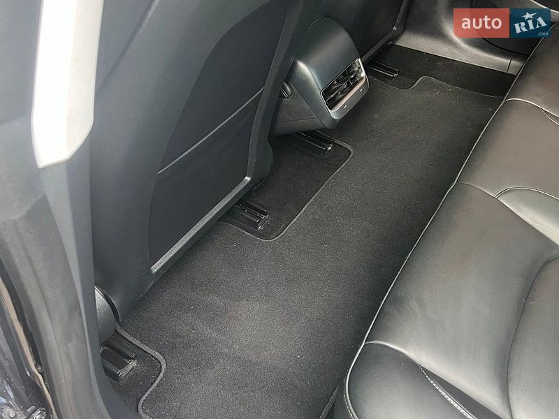 Седан Tesla Model 3 2021 в Києві