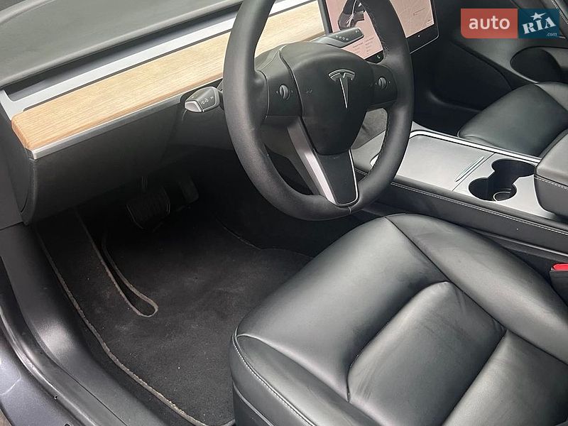 Седан Tesla Model 3 2021 в Києві