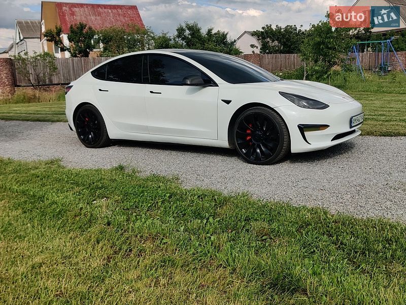Седан Tesla Model 3 2021 в Житомире