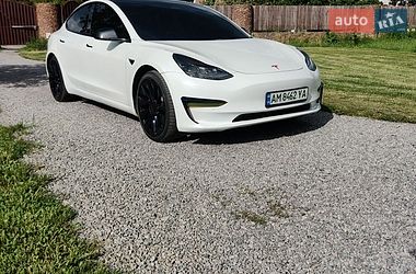 Седан Tesla Model 3 2021 в Житомире