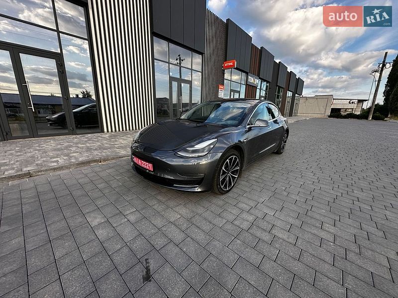 Седан Tesla Model 3 2019 в Киеве фото 6 Седан Tesla Model 3 2019 в Киеве