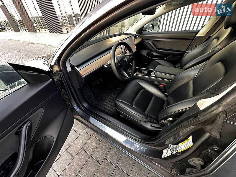 Седан Tesla Model 3 2019 в Киеве фото 24 Седан Tesla Model 3 2019 в Киеве