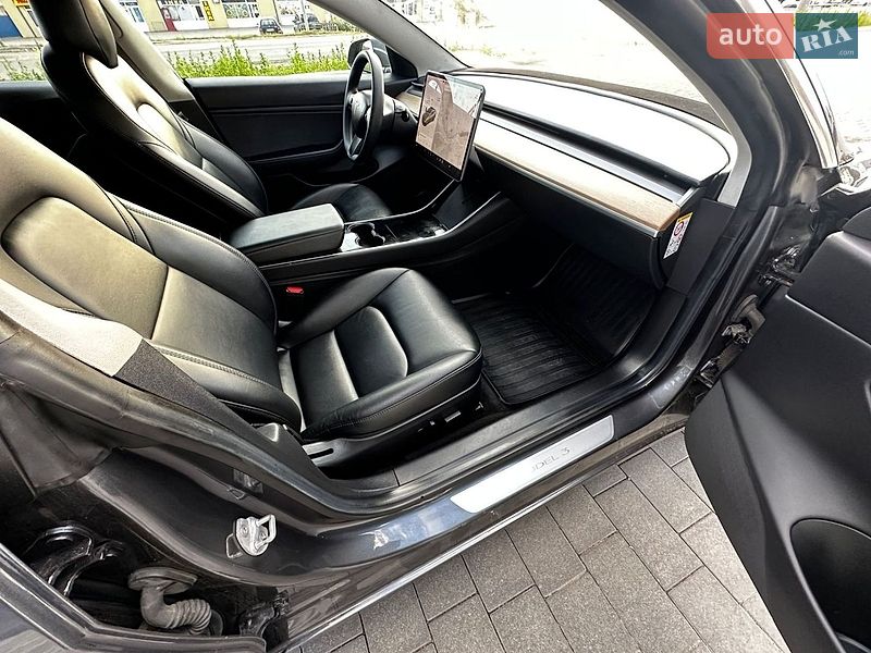 Седан Tesla Model 3 2019 в Киеве фото 36 Седан Tesla Model 3 2019 в Киеве