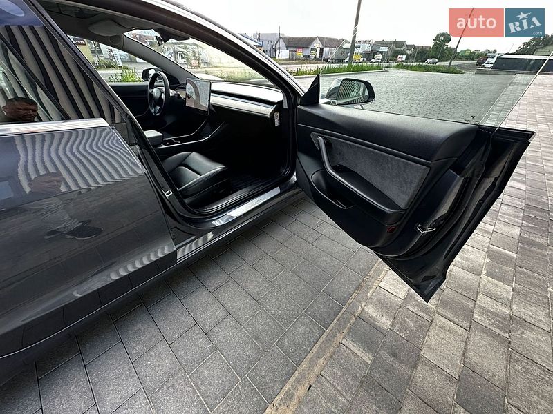 Седан Tesla Model 3 2019 в Киеве фото 39 Седан Tesla Model 3 2019 в Киеве