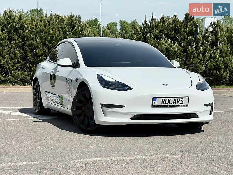 Седан Tesla Model 3 2022 в Киеве