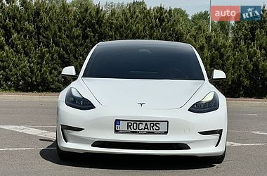 Седан Tesla Model 3 2022 в Киеве