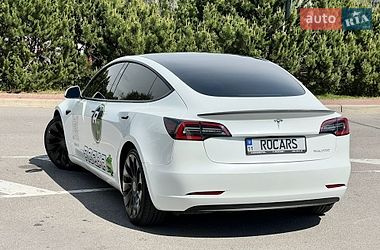 Седан Tesla Model 3 2022 в Киеве