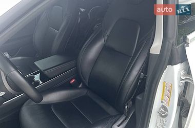 Седан Tesla Model 3 2019 в Львове