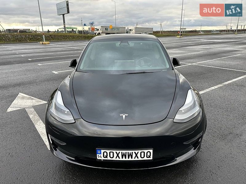 Tesla Model 3 2021