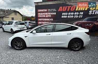 Седан Tesla Model 3 2023 в Стрые