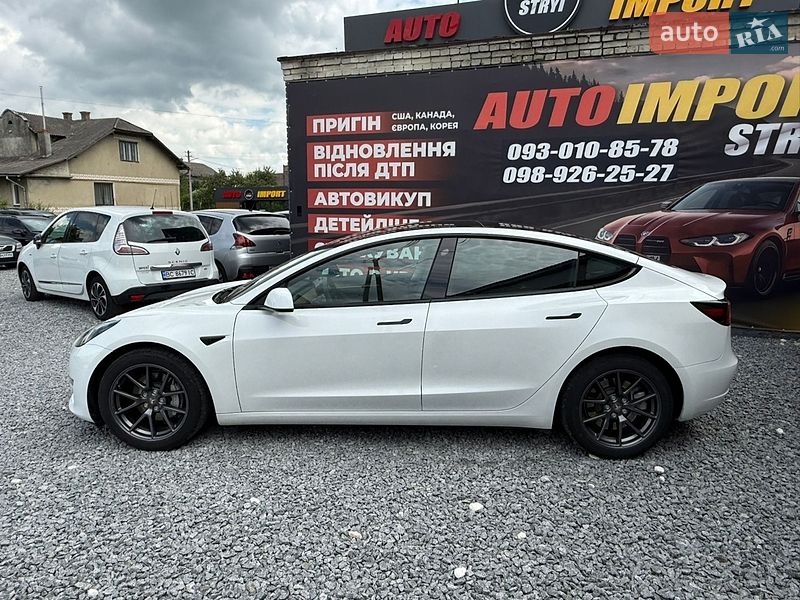 Седан Tesla Model 3 2023 в Стрые