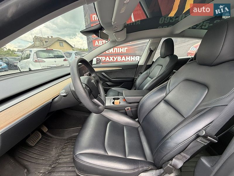 Седан Tesla Model 3 2023 в Стрые