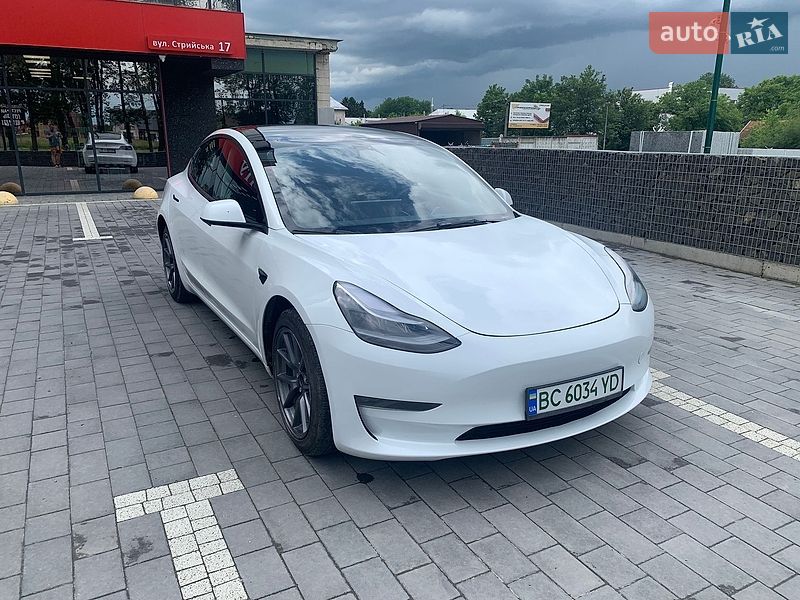 Седан Tesla Model 3 2023 в Стрые