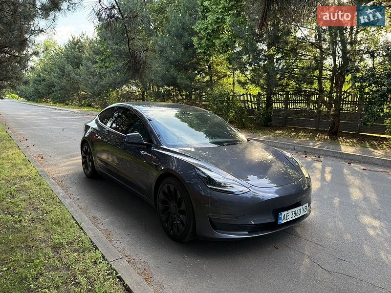 Tesla Model 3 2022