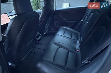 Седан Tesla Model 3 2020 в Ужгороде