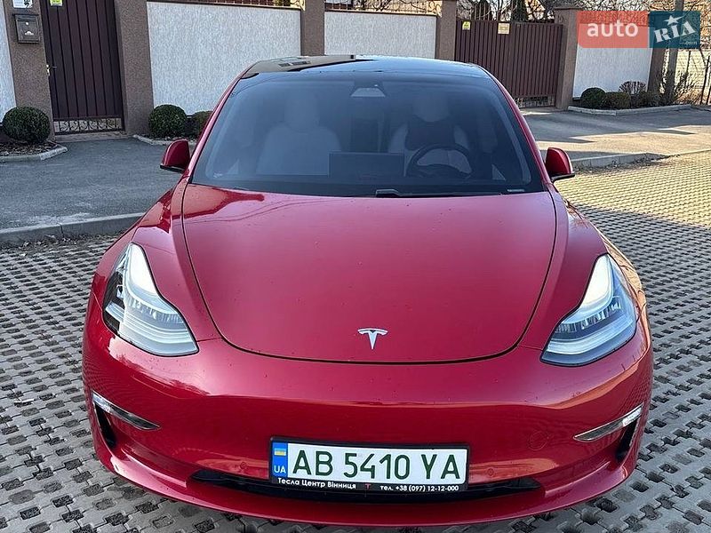 Седан Tesla Model 3 2020 в Виннице