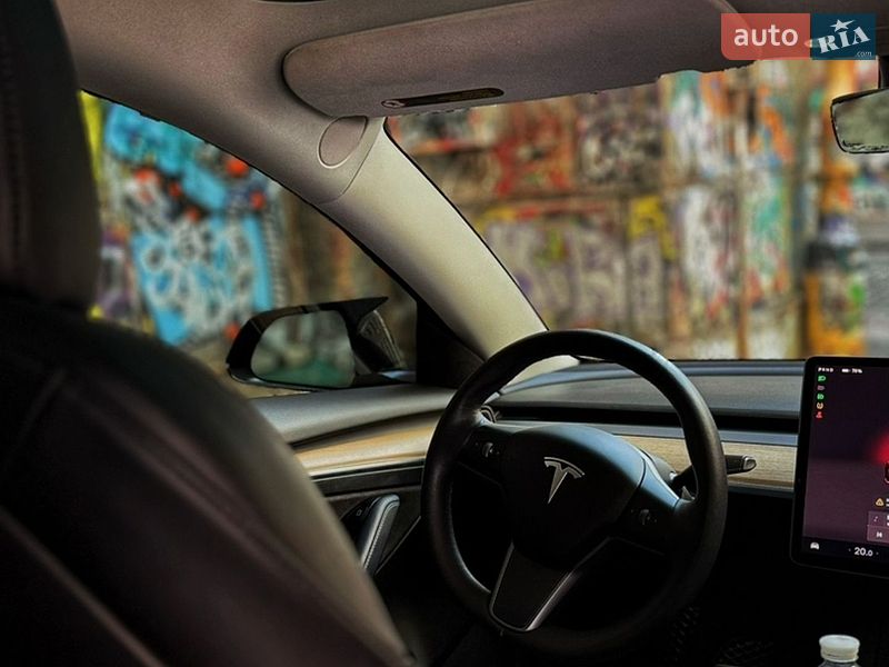 Седан Tesla Model 3 2022 в Одесі