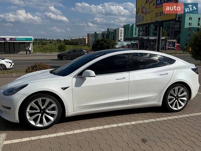 Седан Tesla Model 3 2020 в Києві фото 3 Седан Tesla Model 3 2020 в Києві