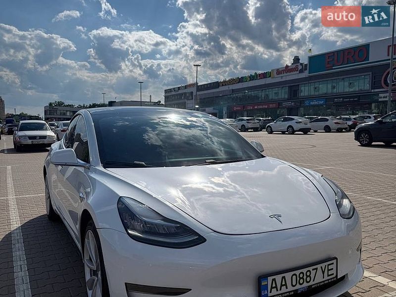 Седан Tesla Model 3 2020 в Києві фото Седан Tesla Model 3 2020 в Києві