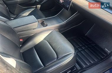 Седан Tesla Model 3 2020 в Киеве