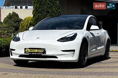 Седан Tesla Model 3 2023 в Львове