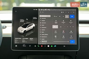 Седан Tesla Model 3 2023 в Львове
