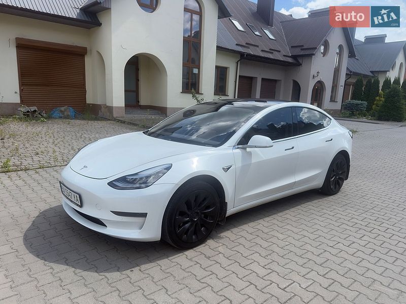 Tesla Model 3 2019