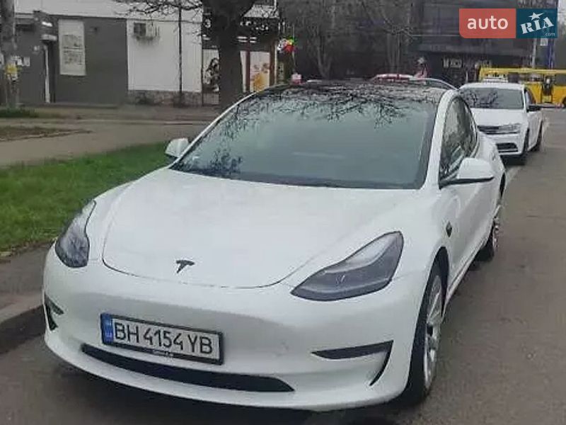 Tesla Model 3 2023