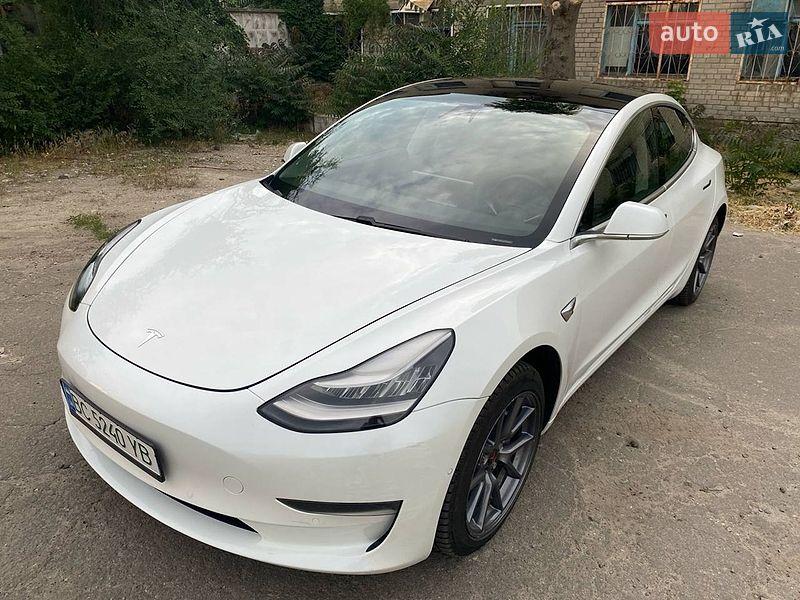 Tesla Model 3 2020