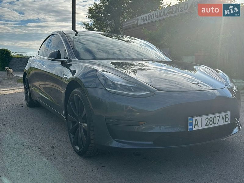 Седан Tesla Model 3 2019 в Фастове