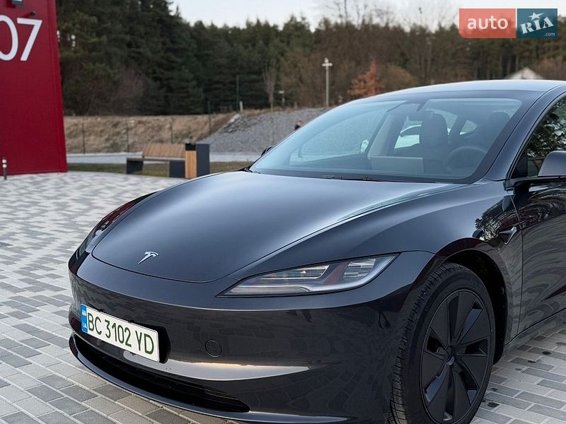 Седан Tesla Model 3 2024 в Львові
