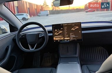 Седан Tesla Model 3 2024 в Львові