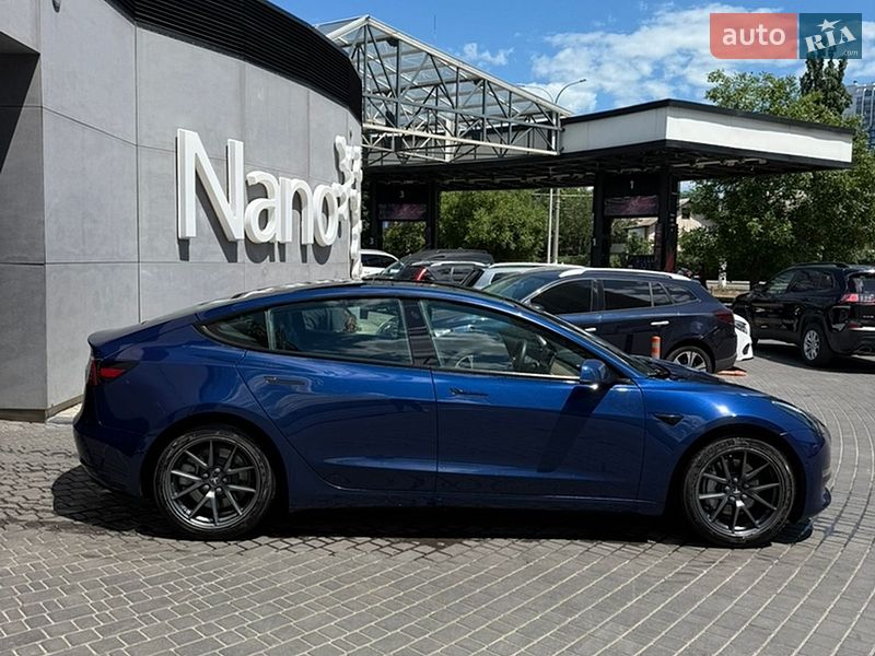 Седан Tesla Model 3 2021 в Одессе