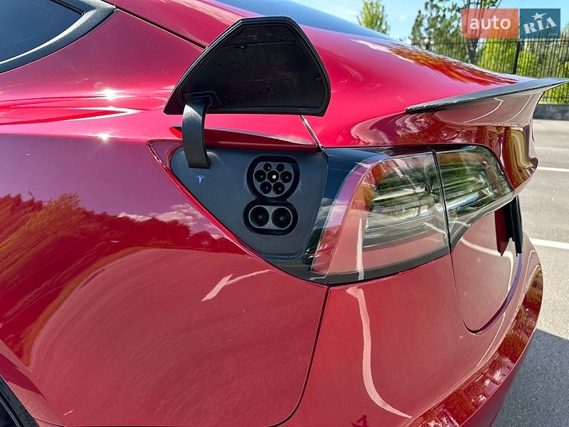 Седан Tesla Model 3 2019 в Киеве