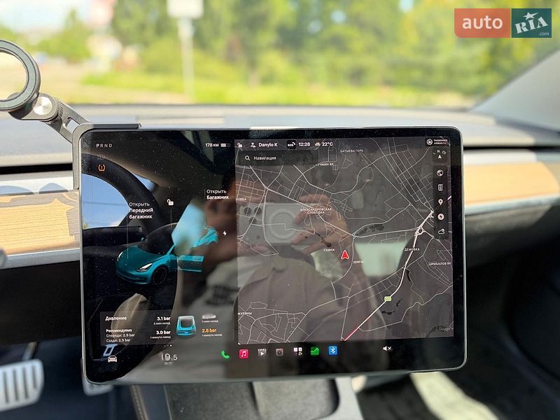Седан Tesla Model 3 2021 в Киеве