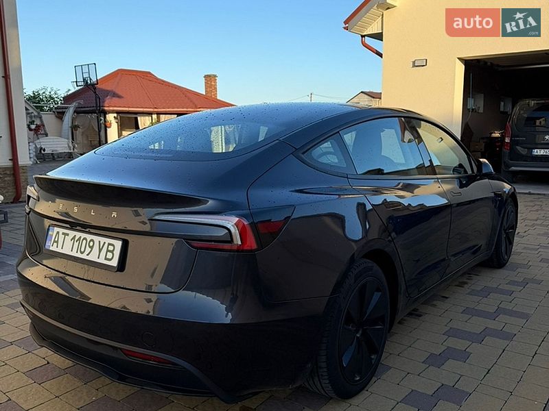 Седан Tesla Model 3 2024 в Ивано-Франковске
