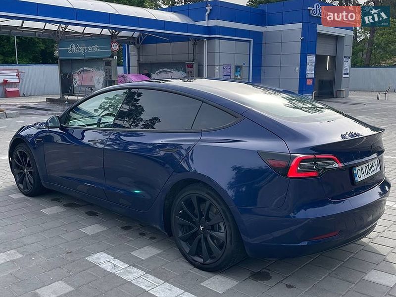 Седан Tesla Model 3 2021 в Черкассах