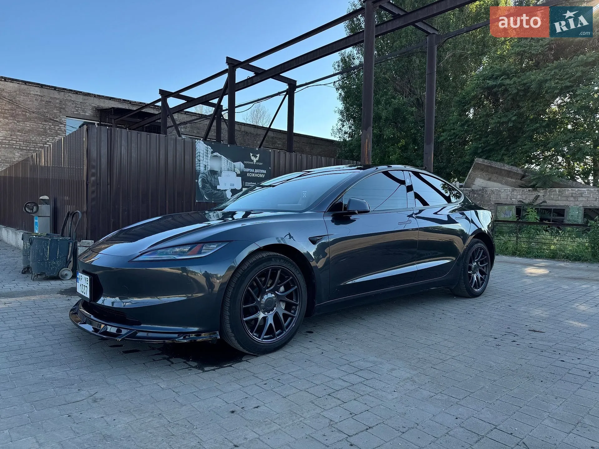 2024 Tesla Model 3 - фото 1